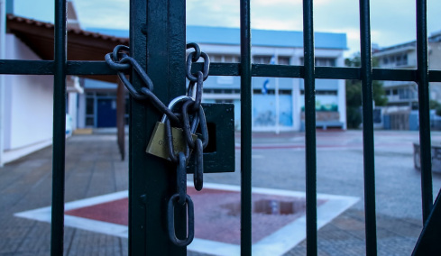 Κλειστά αύριο όλα τα σχολεία της Αττικής ενόψει της κακοκαιρίας, με τηλεκπαίδευση τα μαθήματα