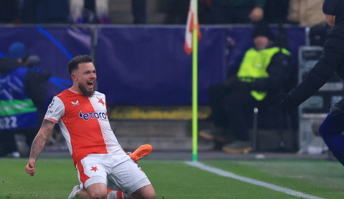 Champions League: Απίθανο γκολ της Σλάβιας Πράγας κόντρα στη Μπαρτσελόνα με... κλείδωμα της μπάλας, δείτε βίντεο