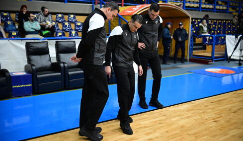 Αναβλήθηκε ο αγώνας του Περιστερίου με τη Σαραγόσα λόγω της κακοκαιρίας στην Αττική: Στάζει νερά η οροφή του κλειστού