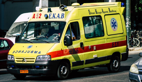 Σοκαριστικό ατύχημα σε εργοστάσιο στο Κιάτο, πιάστηκαν τα μαλλιά 40χρονης σε μηχάνημα 