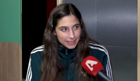 Φωτεινή Αθερίδου: Η αντίδρασή της όταν ρωτήθηκε για τον χωρισμό του πατέρα της με τη Σμαράγδα Καρύδη - Τώρα θα σταματήσει η συνέντευξη