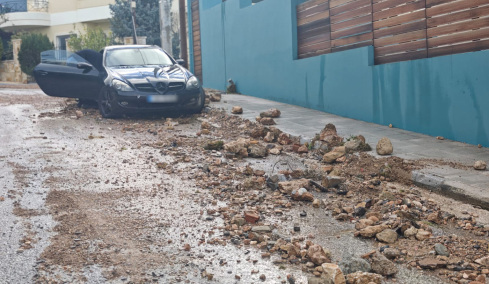 «Αυτό που έγινε δεν το έχουμε ξαναζήσει» λέει ο δήμαρχος Γλυφάδας - Ζήτησε να τεθεί η πόλη σε κατάσταση εκτάκτου ανάγκης