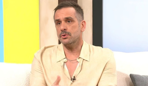 Παναγιώτης Τσακαλάκος για το τραγούδι που έστειλε για Eurovision: Το μήνυμα είναι ότι όλοι αξίζουμε μία δεύτερη ευκαιρία