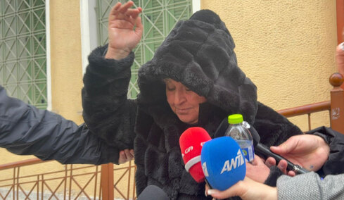 Ποινή φυλάκισης δύο ετών στη διευθύντρια που έδεσε με ταινία 13χρονο, «το έκανα για πλάκα, δεν δυσανασχετούσε» είπε