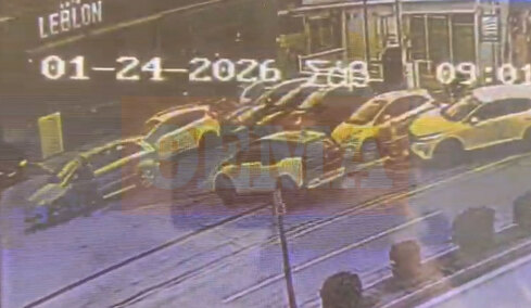 Νέα βίντεο δείχνουν τη στιγμή της παράσυρσης της υπαλλήλου έξω από τα ΕΛΤΑ Βριλησσίων