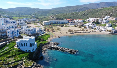 Ο δήμος Κύθνου δίνει επίδομα 1.000 ευρώ τον μήνα για να καλύψει την έλλειψη γιατρών στο νησί