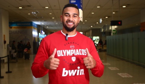 Στην Ελλάδα για τον Ολυμπιακό ο Κόρι Τζόζεφ: Συμφώνησα αμέσως, η ιστορία της ομάδας μιλά από μόνη της