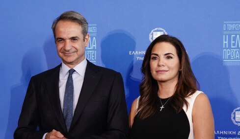 Τέλειωσε το υπουργικό, κατ΄ ιδίαν συνομιλία του πρωθυπουργού με την Όλγα Κεφαλογιάννη 