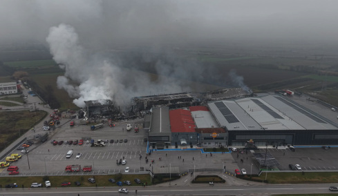 Βιολάντα: Πάνω από 1.000 βαθμοί Κελσίου στο εργοστάσιο εξαιτίας της φωτιάς, που εξακολουθεί να καίει- Τι εξετάζεται για τα αίτια της τραγωδίας