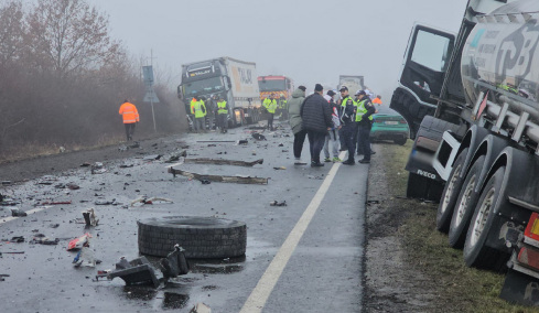 Ταυτοποιήθηκαν οι σοροί των επτά οπαδών του ΠΑΟΚ στη Ρουμανία, σε ετοιμότητα C-130 για τη μεταφορά των τραυματιών
