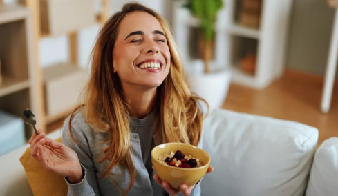Ρίξτε τη χοληστερόλη με έξυπνη δίαιτα σε 2 μέρες – Η βρώμη είναι το μυστικό
