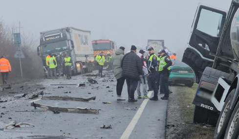 Σοκ και θρήνος για τους επτά οπαδούς του ΠΑΟΚ που σκοτώθηκαν στο δυστύχημα στη Ρουμανία, έχουν συνείδηση οι τρεις τραυματίες