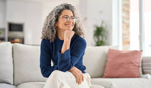 Ούτε στα 20 ούτε στα 50 – Αυτή είναι η ηλικία στην οποία είμαστε πραγματικά ευτυχισμένοι
