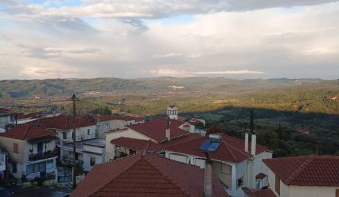 Πρόεδρος χωριού στην Ηλεία προσφέρει 1.000 ευρώ σε κάθε γυναίκα που θα μείνει στην περιοχή