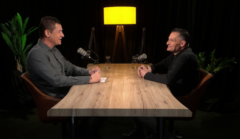 «Πρώτη Λέξη» με τον Αντώνη Σρόιτερ: Συνέντευξη με τον Μπάμπη Θεολόγη