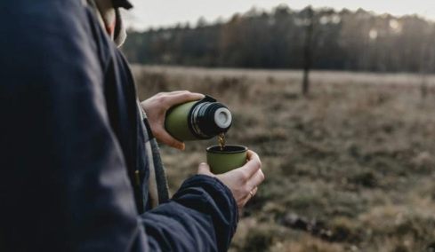 Τον σκότωσε το θερμός του καφέ: Πέθανε από δηλητηρίαση μολύβδου μετά από 20 χρόνια χρήσης