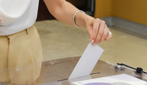 GPO: Διευρύνει στις 13,7 μονάδες το προβάδισμά της η ΝΔ, στο 20,1% η δυνητική ψήφος για Καρυστιανού, στο 17,6% για Τσίπρα