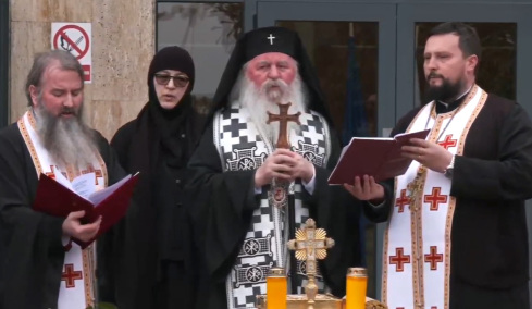 Συγκίνηση στην Τιμισοάρα στο τρισάγιο για τους επτά οπαδούς του ΠΑΟΚ που σκοτώθηκαν στη Ρουμανία, live εικόνα