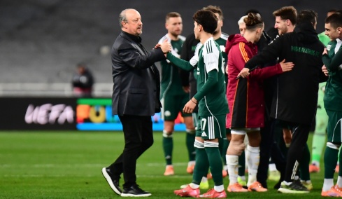 Μπενίτεθ: «Δεν έχω ξαναβρεθεί σε τέτοιο ματς με τόσα προβλήματα»
