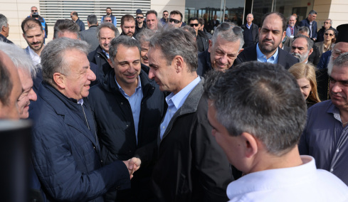 Στο εργοτάξιο του αεροδρομίου στο Καστέλλι ο Μητσοτάκης: Λύνουμε εκκρεμότητες του παρελθόντος και θωρακίζουμε την Κρήτη