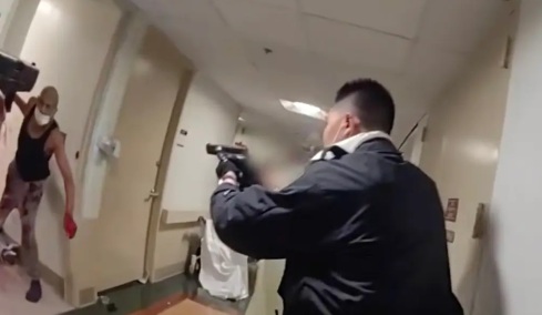 Μπρούκλιν: Αστυνομικοί πυροβολούν 62χρονο που είχε ταμπουρωθεί σε δωμάτιο νοσοκομείου με δύο άτομα