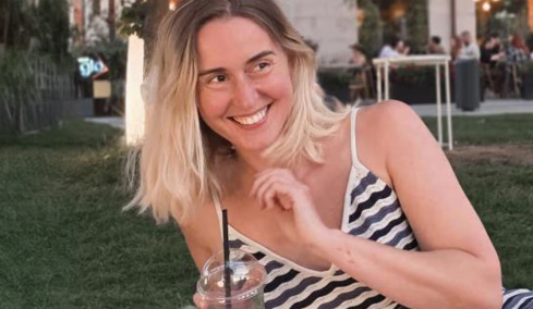 «Βρίσκω αγόρι σε κάθε χώρα: Μου δείχνουν αξιοθέατα και πληρώνουν για τα ραντεβού»
