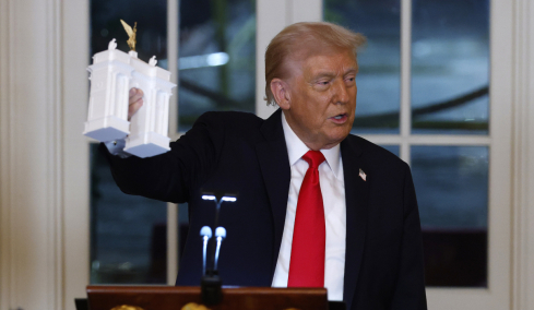 Ο Τραμπ θέλει να κατασκευάσει αψίδα θριάμβου 75 μέτρων στην καρδιά της Ουάσιγκτον, αντιδράσεις για το μέγεθος και τη θέση