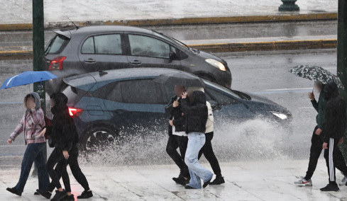 Έρχεται η κακοκαιρία Deborah με ισχυρές βροχές και καταιγίδες: Πότε φτάνει στην Αττική, σε τρεις ζώνες η χώρα το επόμενο 48ωρο