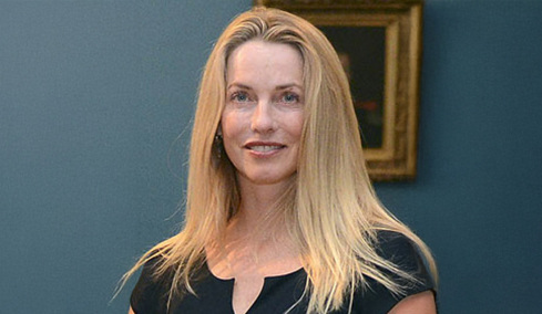 Η χήρα του Στιβς Τζομπς έχει ήδη ξοδέψει τη μισή κληρονομιά της: Μείωσε κατά 5 δισ. την περιουσία της (vid)
