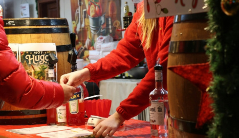 Γιατί τα μπαρ στην Ισπανία μπορούν να αρνηθούν πληρωμές με περισσότερα από 50 κέρματα;