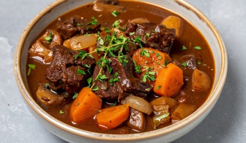 Μοσχάρι, χοιρινό, αρνί και κατσίκι: 15 συνταγές με κρέας, πλούσιες σε πρωτεΐνη
