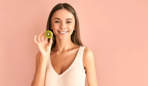Καλύτερη πέψη, διάθεση και όμορφο δέρμα με 2 ακτινίδια την ημέρα