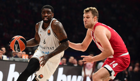 Ντουμπάι BC - Ολυμπιακός 52-40 (Ημίχρονο): Κυνηγούν στο σκορ οι Πειραιώτες, Live 