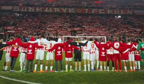 Κολωνία: Ρεκόρ προσέλευσης σε αγώνα Νέων με 50.000 οπαδούς, δείτε βίντεο
