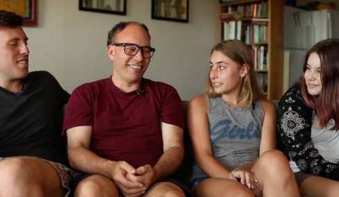 Η απίστευτη ιστορία ενός δότη σπέρματος που απέκτησε 60 παιδιά, έγινε πατέρας σε δύο από αυτά και ερωτεύτηκε τη μητέρα τους