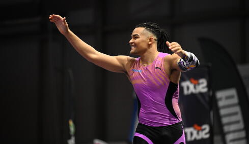 Εμμανουήλ Καραλής: Πρώτος με άλμα στα 5,90μ στο «Fly Athens», απέτυχε στα 6 μέτρα, βίντεο 