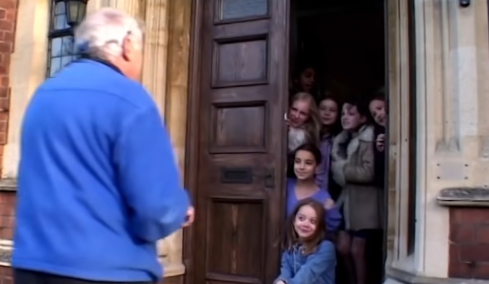 Boys and Girls Alone: 20 παιδιά έμειναν μόνα τους σε ένα σπίτι για ένα αμφιλεγόμενο reality