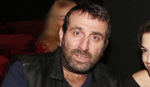 Ηλίας Βαλάσης: Αν βγω γυμνός στον δρόμο δεν θα ενοχληθεί κανείς, αλλά θα ενοχληθεί αν κάνω τον σταυρό μου