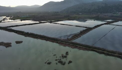 Ηπειρος: Φούσκωσε ο Λούρος από τις βροχοπτώσεις και καλλιέργειες βυθίστηκαν στο νερό