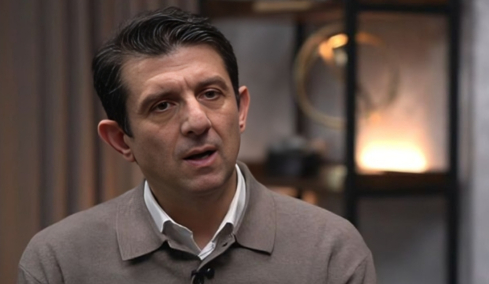 Μιχάλης Οικονόμου: Ήταν από τις πιο συγκλονιστικές στιγμές της ζωής μου, όταν πήραμε τον γιο μου από το ίδρυμα