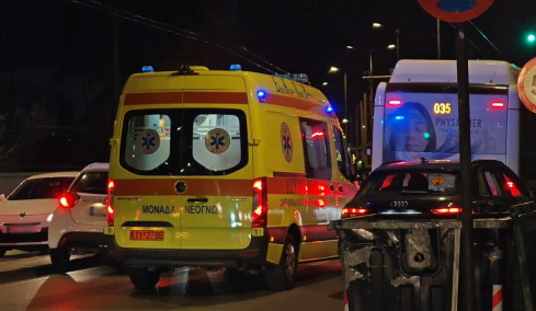 Χωρίς τις αισθήσεις του έβγαλαν κοριτσάκι 2 ετών από σιντριβάνι στην Καλλιθέα, μεταφέρθηκε στο νοσοκομείο