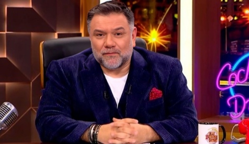 Το ξέσπασμα του Γρηγόρη Αρναούτογλου για την παρέλαση της 25ης Μαρτίου: Βλέπει όλος ο πλανήτης και ένας δεν έβαψε πάλι τις γραμμές