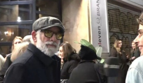 Πέτρος Φιλιππίδης: «Είσαι καλά παιδί μου;» είπε ενοχλημένος σε δημοσιογράφο σε βραδινή του έξοδο
