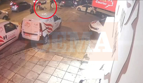 Μαχαιρώματα και ξύλο με ρόπαλα στο κέντρο της Αθήνας με τραυματίες, 26 συλλήψεις – Δείτε βίντεο