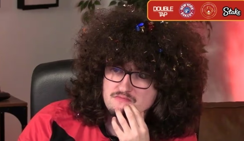 Η Μάντσεστερ Σίτι «τρόλαρε» τον ακούρευτο οπαδό της Γιουνάιτεντ: «Ώρα για κούρεμα»