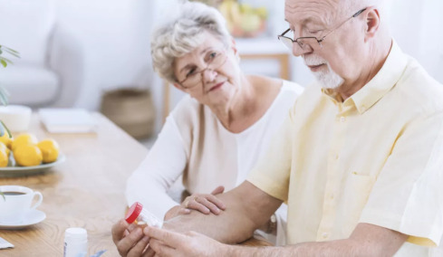 Έχετε χοληστερόλη και παίρνετε στατίνες; Τι αποκαλύπτει έρευνα για τις παρενέργειές τους

