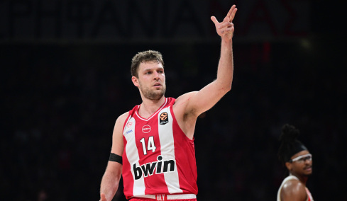 «Ψυχωμένος» Ολυμπιακός επικράτησε 92-86 του Ερυθρού Αστέρα στο ΣΕΦ, βίντεο 
