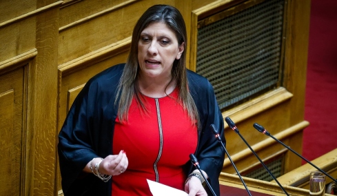 Ξέφυγε η Κωνσταντοπούλου στη Βουλή, αποκάλεσε «άθλιο υποκείμενο» τον απόντα Γεωργιάδη για την τραγωδία στη Βιολάντα