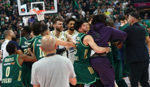 Παραλίγο σύρραξη στο ΟΑΚΑ μετά το δραματικό φινάλε στο Παναθηναϊκός-Φενέρ: Επεισόδιο ανάμεσα σε Λεσόρ και Μπάλντουιν, δείτε βίντεο