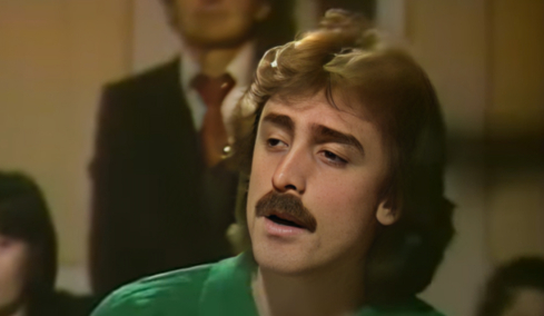 Διονύσης Θεοδόσης: Το άδοξο τέλος του τραγουδιστή που στράφηκε στον Θεό - Ο καρκίνος και οι συνεργασίες με μεγάλα ονόματα